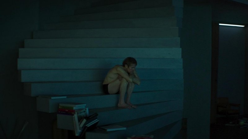 Inside (2023) op nummer 1 op Netflix Nederland – Alles wat je moet weten