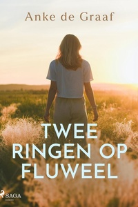 Twee ringen op fluweel