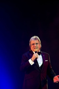 Lee Towers, The Voice of Rotterdam