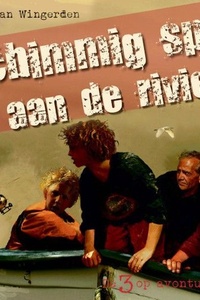 Schimmig spel aan de rivier