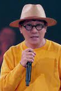 Sit Down with Stand Up Udom Taephanich