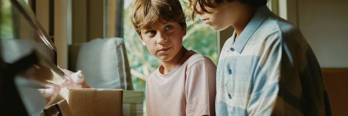 Zo kijk je Young Hearts in Nederland