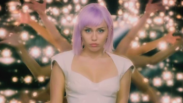 Black Mirror: Seizoen 5 titels en Trailers Elke Aflevering Onthuld