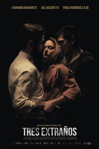 Tres extraños
