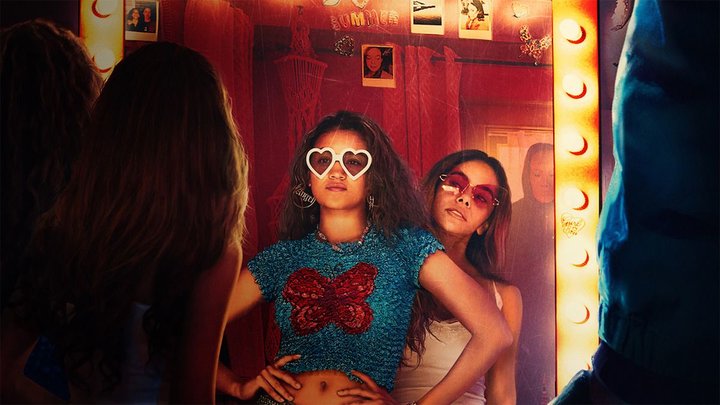 Time Cut schiet naar de top van Netflix: slasher-horror met tijdreis-twist