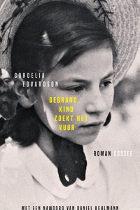 Gebrand kind zoekt het vuur