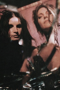 Sharon Van Etten & The Attachment Theory